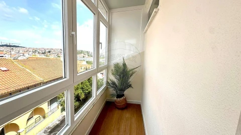 Apartamento T1 para Venda em Casal de Cambra
