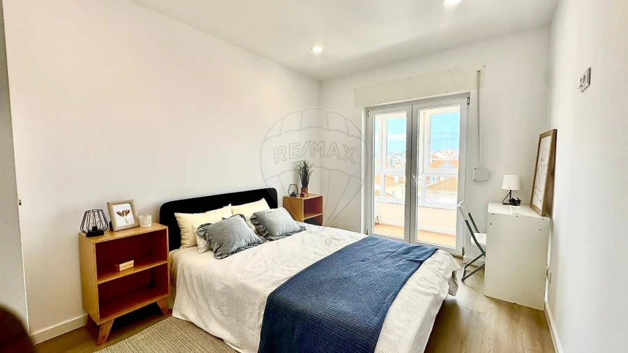 Apartamento T1 para Venda em Casal de Cambra Foto 5