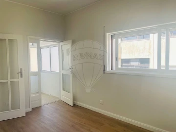 Apartamento T3 para Arrendamento em Paranhos