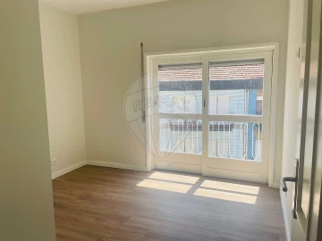 Apartamento T3 para Arrendamento em Paranhos