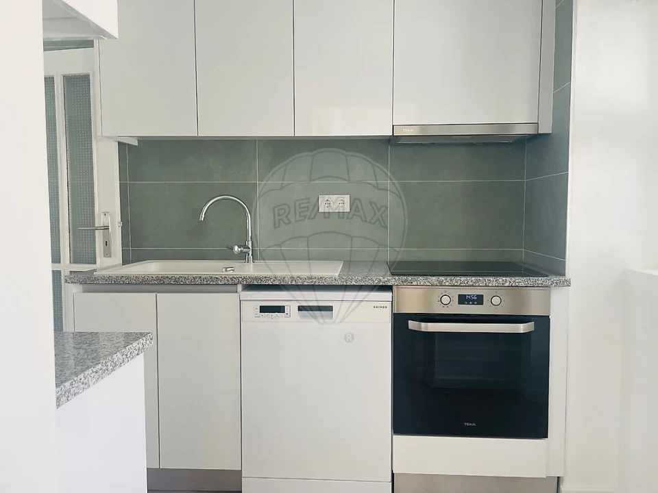 Apartamento T3 para Arrendamento em Paranhos Foto 5