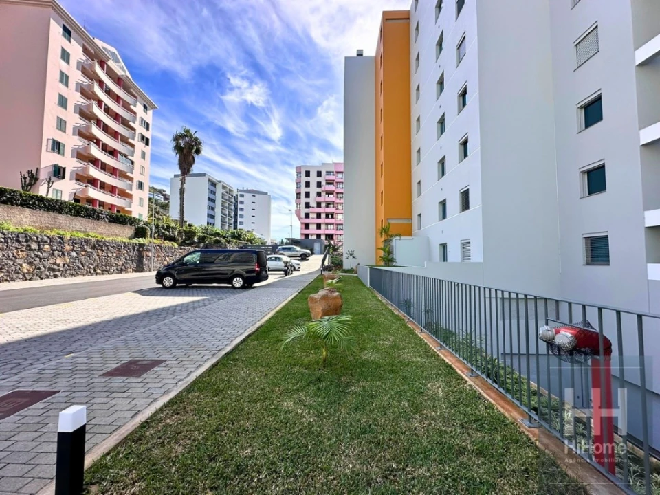 Apartamento T1 para Venda em São Martinho Foto 24