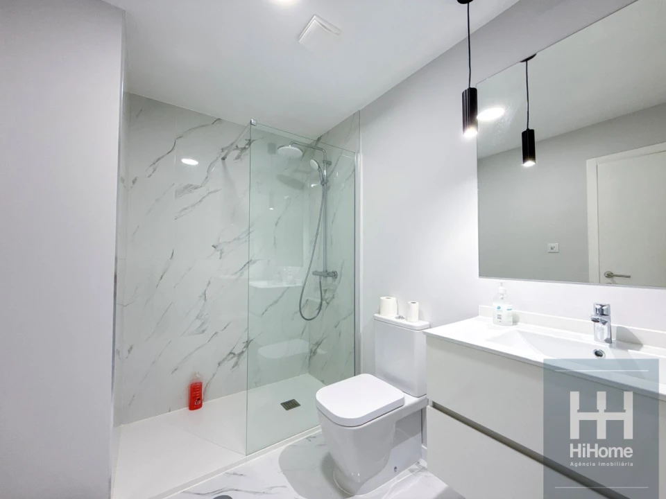 Apartamento T1 para Venda em São Martinho Foto 20