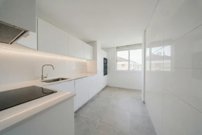 Apartamento T2 para Venda em Baixa da Banheira e Vale da Amoreira