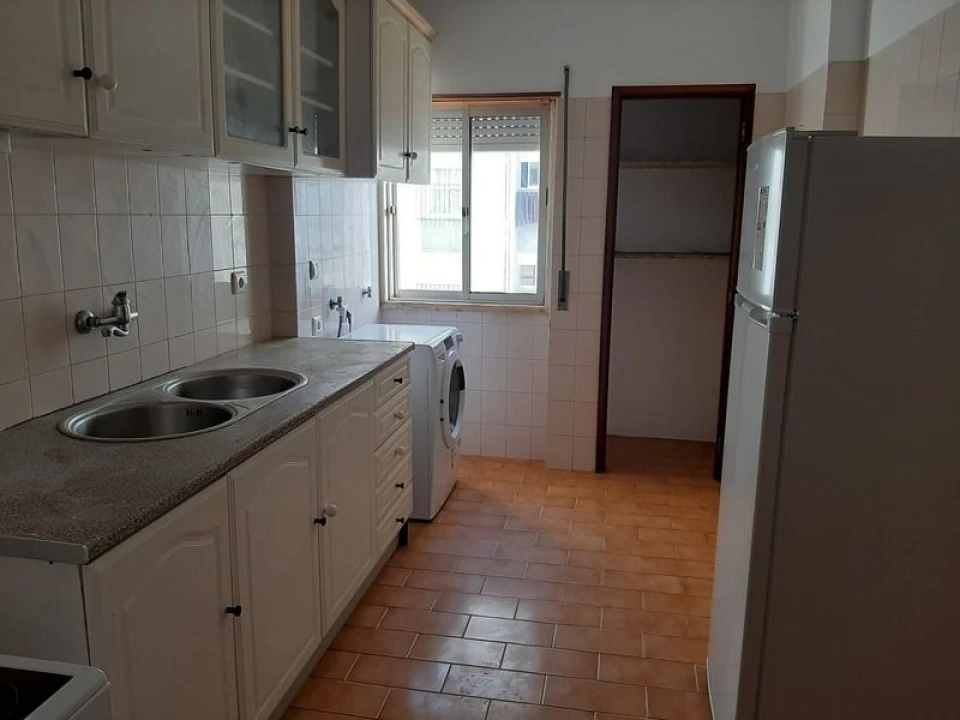Apartamento T3 para Venda em Rio de Mouro Foto 4