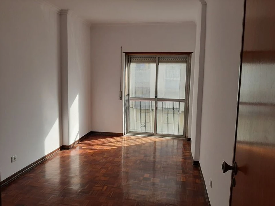 Apartamento T3 para Venda em Rio de Mouro Foto 9