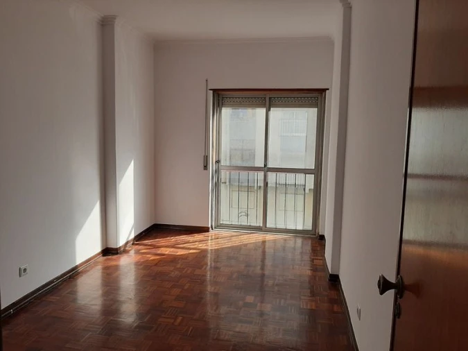 Apartamento T3 para Venda em Rio de Mouro Foto 9