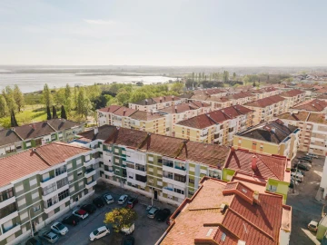 Apartamento T2 para Venda em Baixa da Banheira e Vale da Amoreira