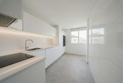 Apartamento T2 para Venda em Baixa da Banheira e Vale da Amoreira