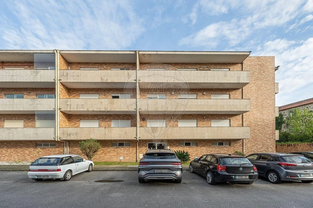 Apartamento T2 para Venda em Nogueiró e Tenões Foto 17