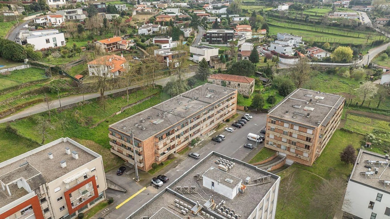 Apartamento T2 para Venda em Nogueiró e Tenões Foto 2