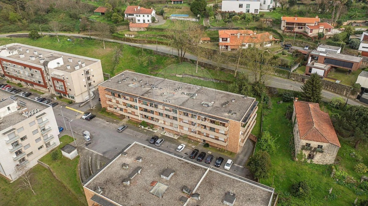 Apartamento T2 para Venda em Nogueiró e Tenões Foto 3