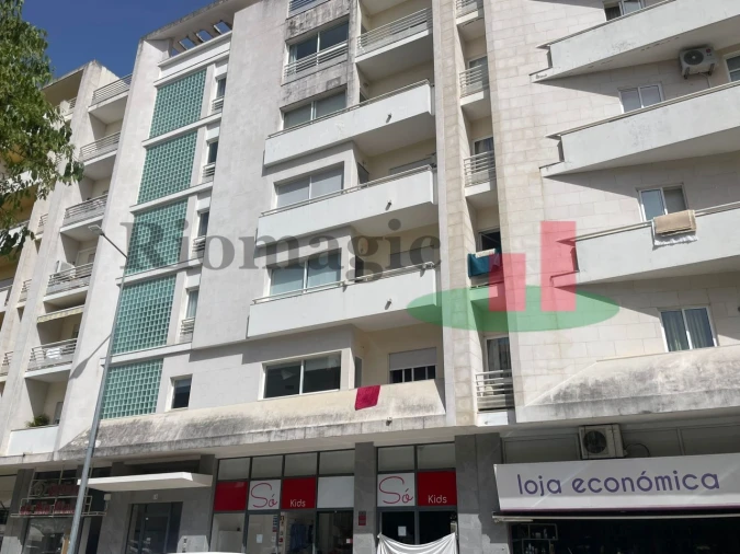 Garagem para Venda em Rio Maior Foto 2