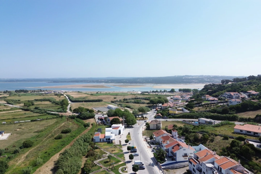 Moradia T8 para Venda em Foz do Arelho Foto 2