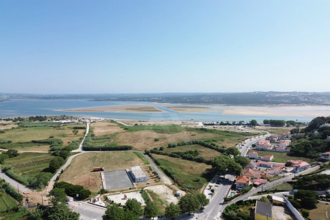 Moradia T8 para Venda em Foz do Arelho Foto 36