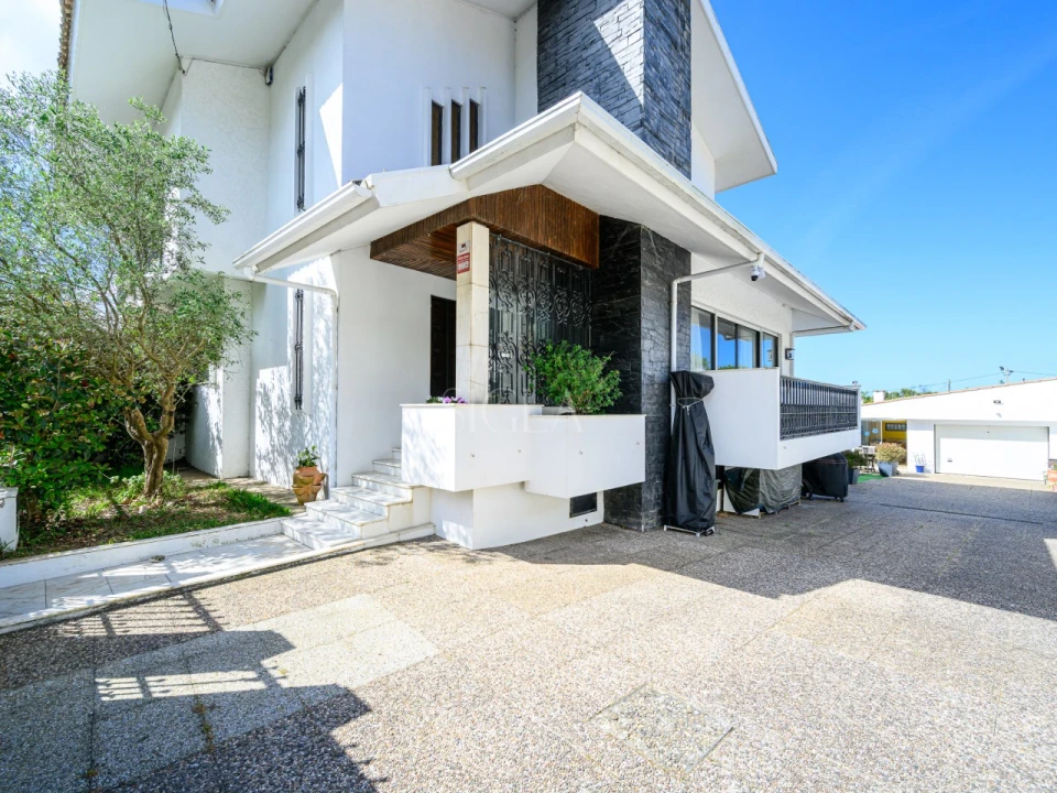 Moradia T3 para Venda em São Felix da Marinha Foto 3