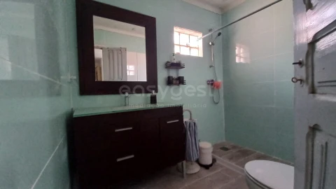 Moradia T1 para Venda em Madalena e Beselga