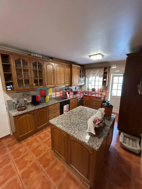 Moradia T5 para Venda em Porto de Mós - São João Baptista e São Pedro