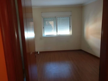 Apartamento T1 para Venda em Carregado e Cadafais