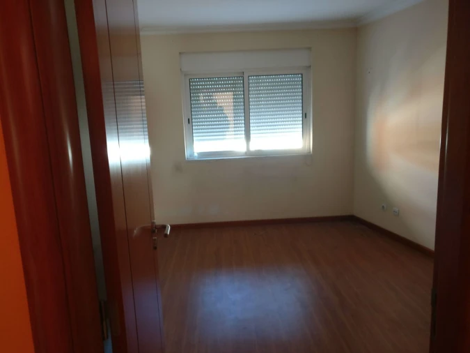 Apartamento T1 para Venda em Carregado e Cadafais Foto 6