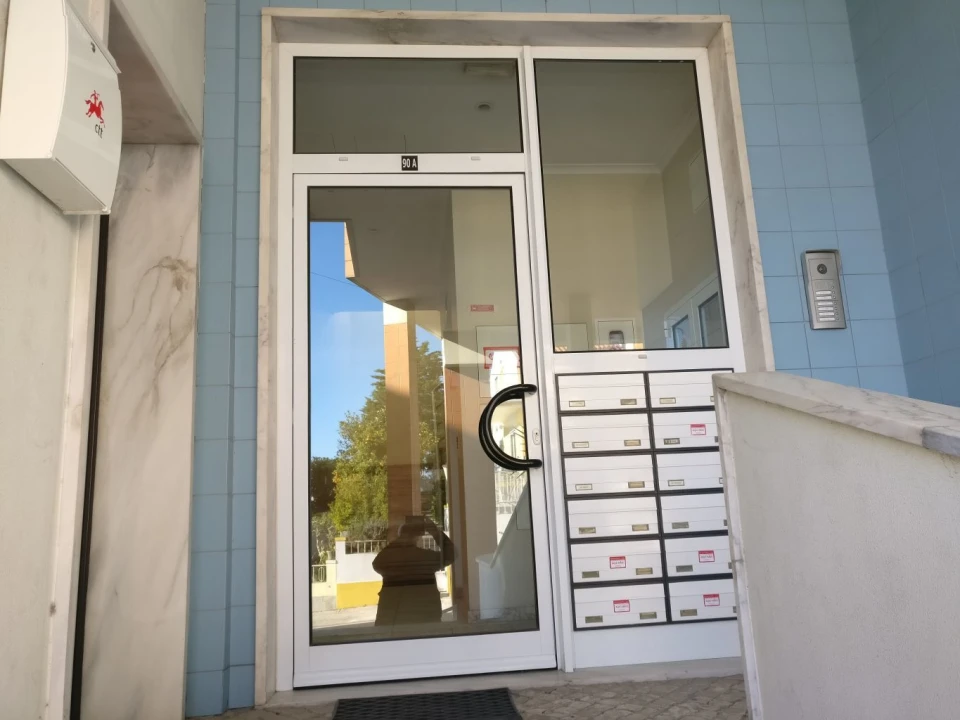 Apartamento T1 para Venda em Carregado e Cadafais Foto 2