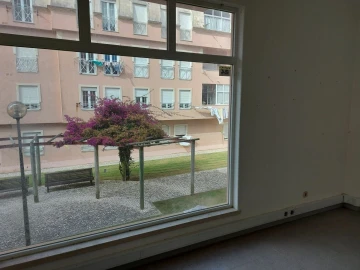 Loja para Venda em Nossa Senhora do Pópulo, Coto e São Gregório