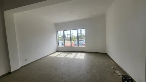 Loja para Venda em Marinha Grande