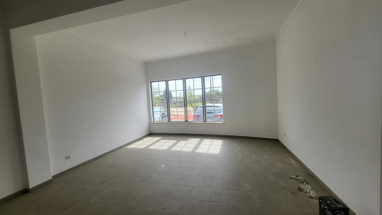 Loja para Venda em Marinha Grande Foto 2