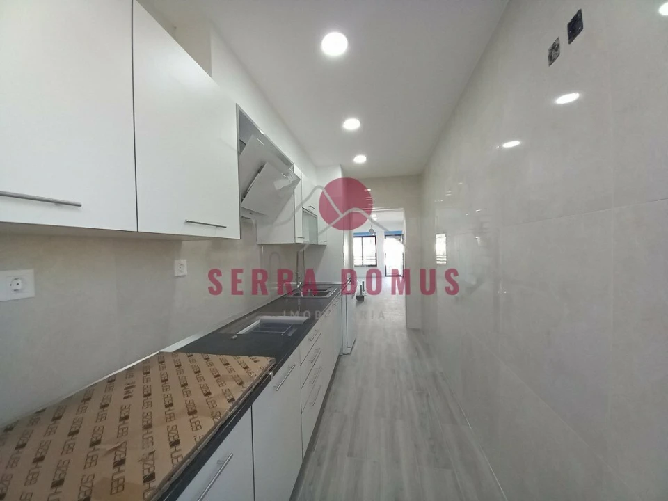 Apartamento T3 para Venda em Costa da Caparica Foto 14
