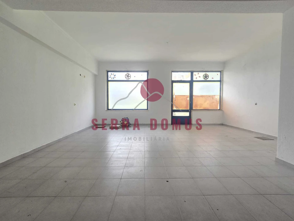 Loja para Venda em Rio de Mouro Foto 4