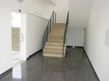 Loja para Arrendamento em Marrazes e Barosa