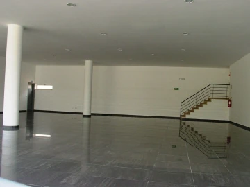 Loja para Arrendamento em Marrazes e Barosa