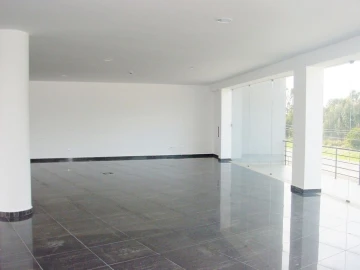 Loja para Arrendamento em Marrazes e Barosa