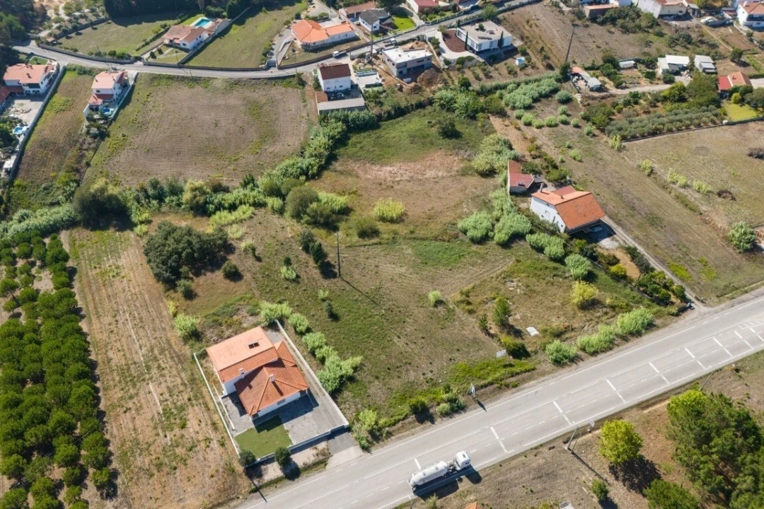 Terreno para Venda em Parceiros e Azoia Foto 3