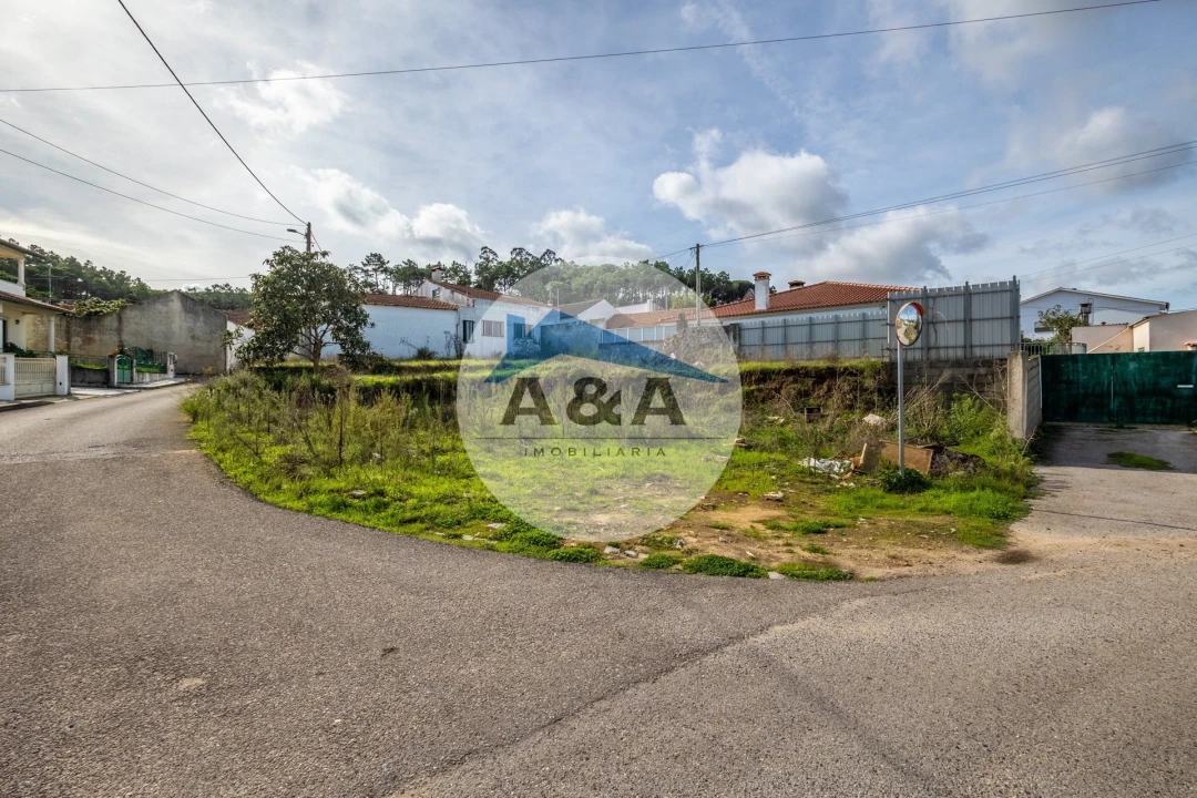 Terreno para Venda em Parceiros e Azoia Foto 1