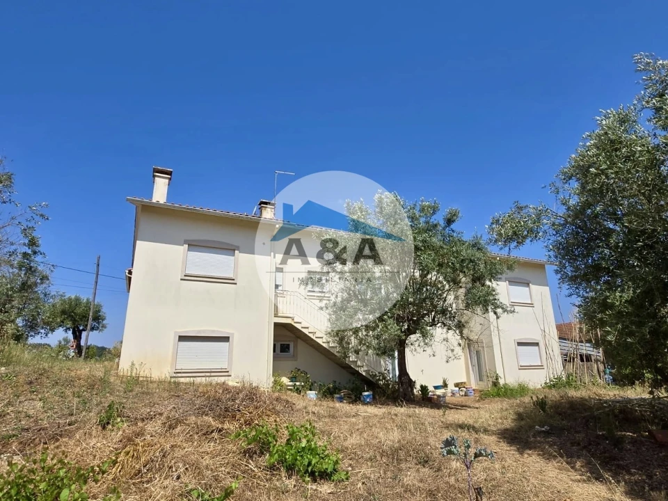 Moradia T3 para Venda em Atouguia Foto 11