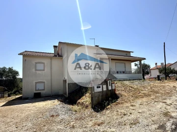 Moradia T3 para Venda em Atouguia