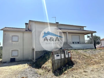 Moradia T3 para Venda em Atouguia