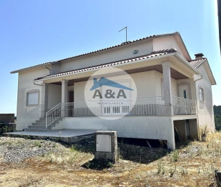 Moradia T3 para Venda em Atouguia
