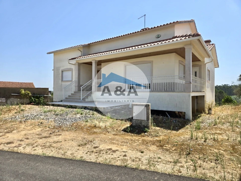 Moradia T3 para Venda em Atouguia Foto 4