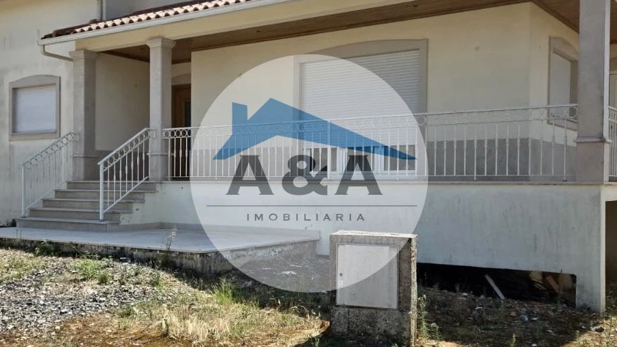 Moradia T3 para Venda em Atouguia