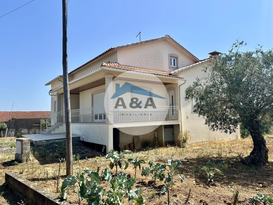 Moradia T3 para Venda em Atouguia Foto 13