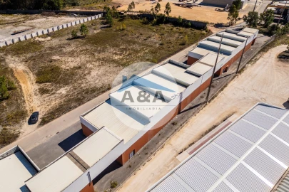 Armazém para Arrendamento em Pedreiras