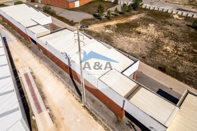 Armazém para Arrendamento em Pedreiras