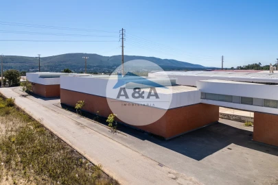 Armazém para Arrendamento em Pedreiras