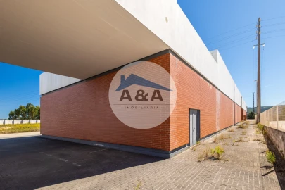 Armazém para Arrendamento em Pedreiras