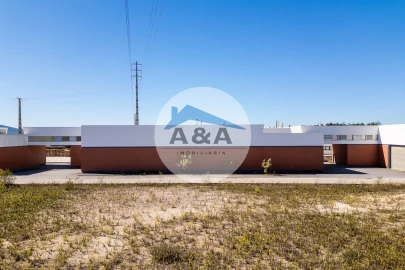 Armazém para Arrendamento em Pedreiras