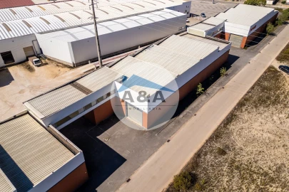 Armazém para Arrendamento em Pedreiras