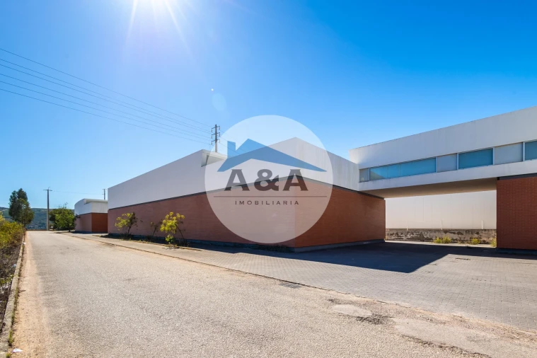 Armazém para Arrendamento em Pedreiras Foto 3