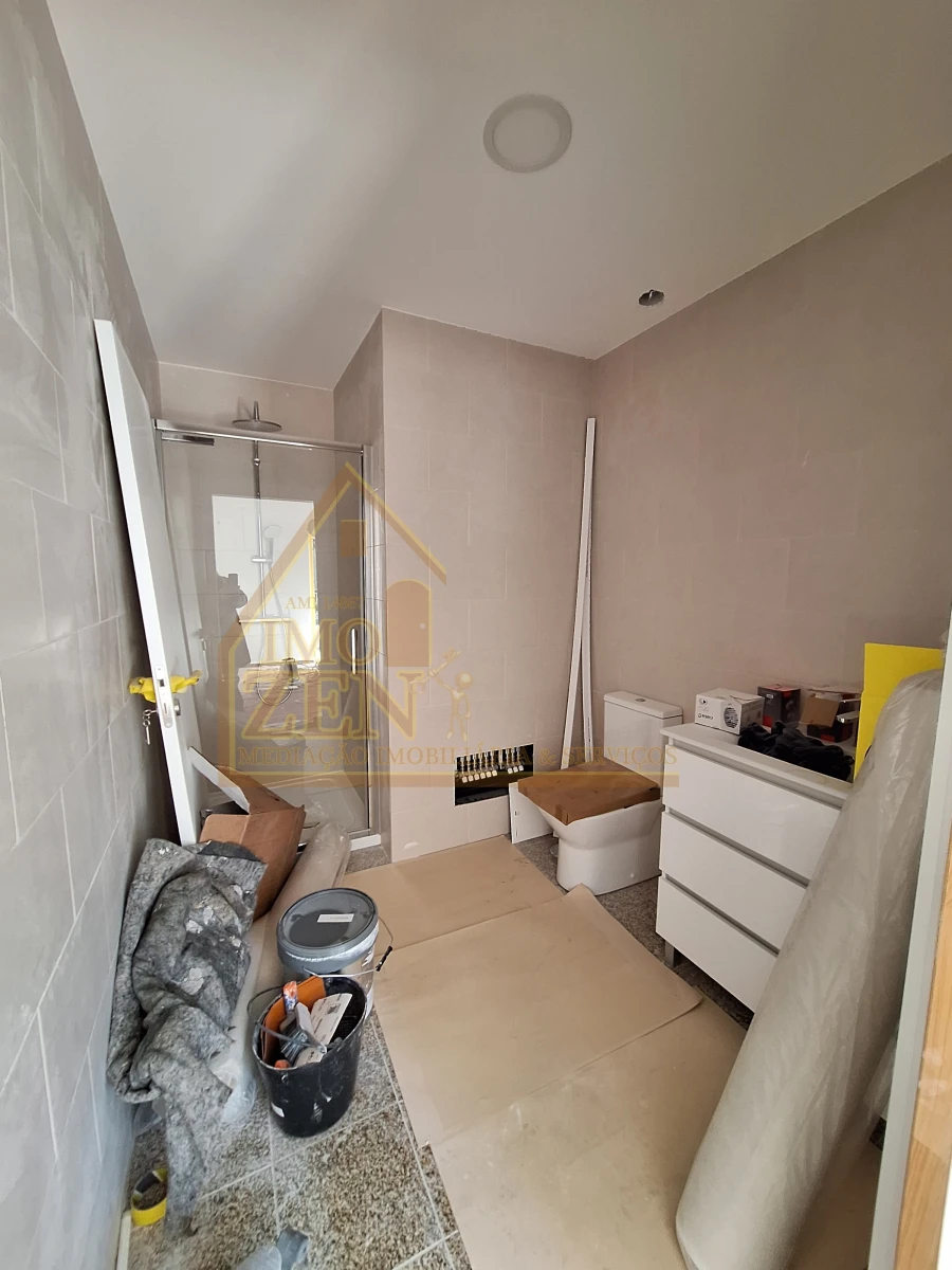 Apartamento T1 para Venda em Alfeizerão Foto 3